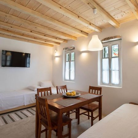 K Homes-Family Stone Suite Tínos Kültér fotó